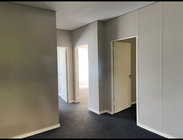 137M² OFFICE TO LET IN TOKAI